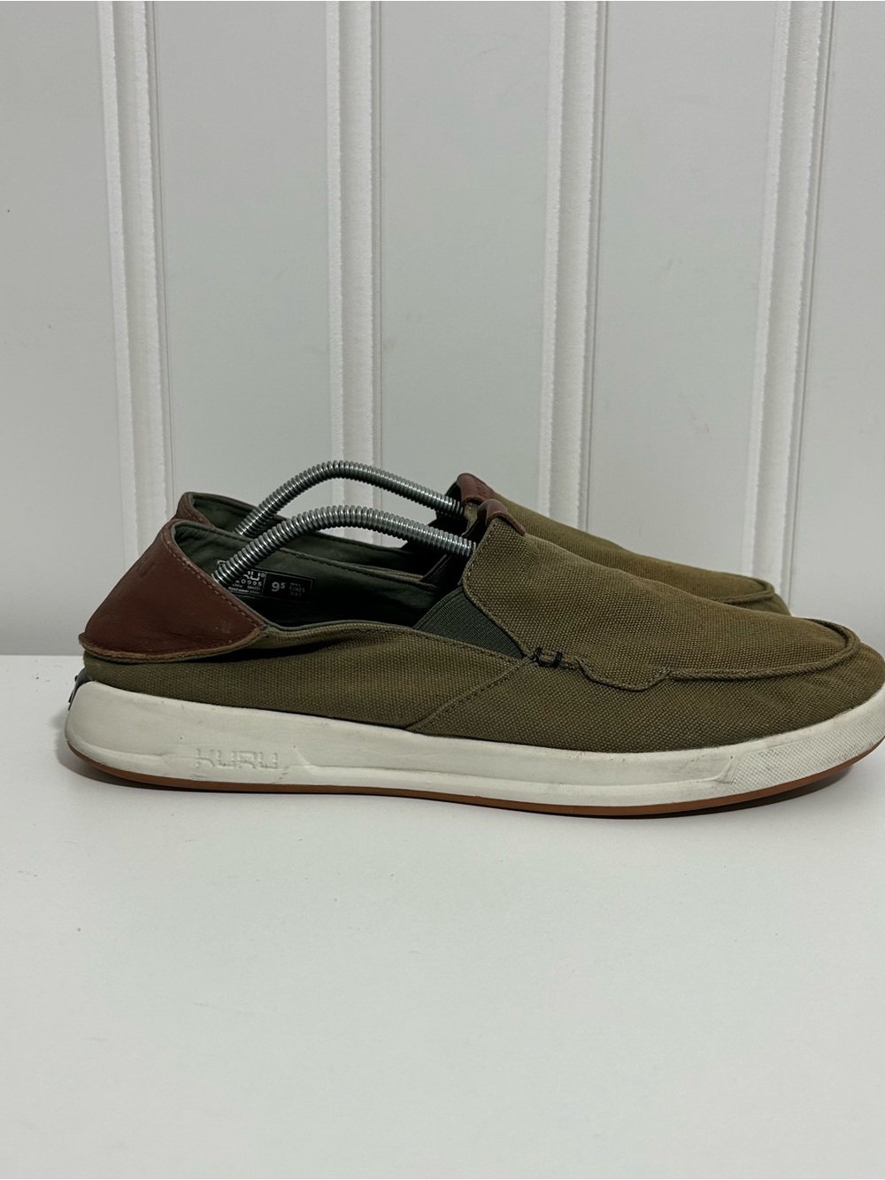 Kuru men’s pace green slip on